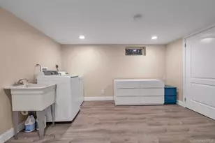 5 Hillvale Rd, Syosset, NY 11791 - Photo 19