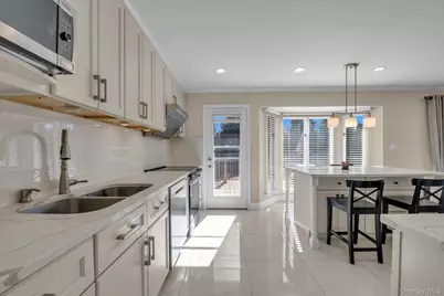 5 Hillvale Road, Syosset, NY 11791 - Photo 9