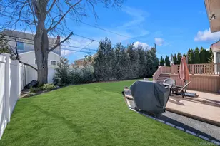 5 Hillvale Rd, Syosset, NY 11791 - Photo 21