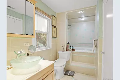 1035 Shore Acres Drive, Mamaroneck, NY 10543 - Photo 15