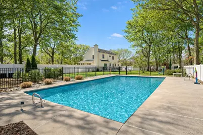 9 Village Drive, Medford, NY 11763 - Photo 27