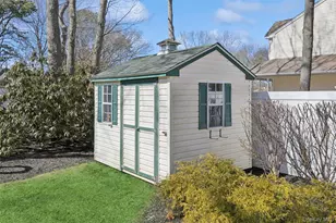 9 Village Dr, Medford, NY 11763 - Photo 37