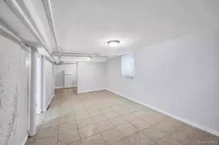 61-44 Eliot Ave, Middle Village, NY 11379 - Photo 35