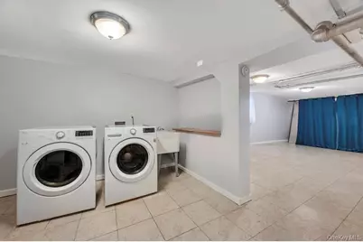 6144 Eliot Avenue, Middle Village, NY 11379 - Photo 39