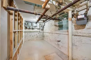 61-44 Eliot Ave, Middle Village, NY 11379 - Photo 37