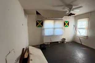 495 Rose Ave, West Hempstead, NY 11552 - Photo 13