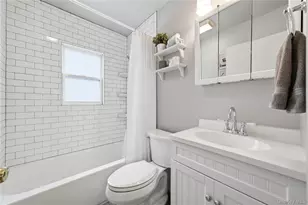 3031 Lowell Ave, Wantagh, NY 11793 - Photo 17