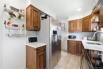 3031 Lowell Avenue, Wantagh, NY 11793 - Photo 9