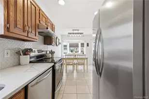 3031 Lowell Ave, Wantagh, NY 11793 - Photo 11