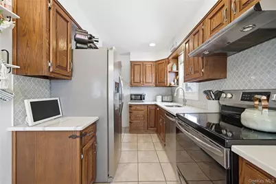 3031 Lowell Avenue, Wantagh, NY 11793 - Photo 7