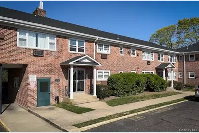 92 South Clinton Avenue #2H, Bay Shore, NY 11706 - Photo 1