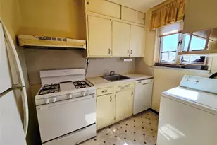 223-05 Manor Rd, Queens Village, NY 11427 - Photo 3