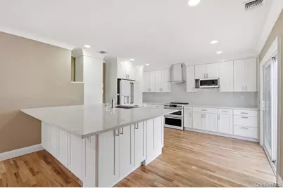 357 Deer Park Road, Dix Hills, NY 11746 - Photo 11