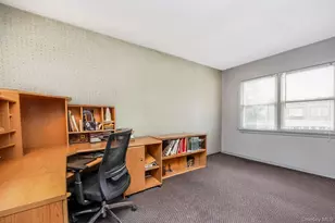 69-31 61st Rd, Middle Village, NY 11379 - Photo 15