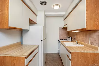 69-31 61st Road, Middle Village, NY 11379 - Photo 21