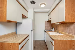 69-31 61st Rd, Middle Village, NY 11379 - Photo 21