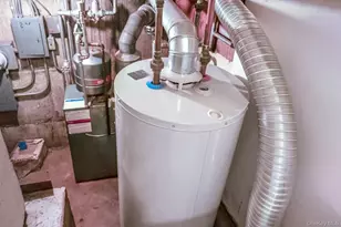 69-31 61st Rd, Middle Village, NY 11379 - Photo 25