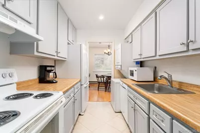 506 Drew Drive, Saint James, NY 11780 - Photo 7