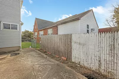 172 Glengariff Road, Massapequa Park, NY 11762 - Photo 9