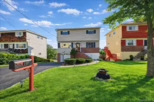 65 Sky Meadow Pl, Elmsford, NY 10523 - Photo 3