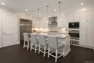 3000 Royal Ct, North Hills, NY 11040 - Photo 9