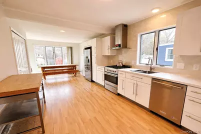 296 Bay Avenue, Patchogue, NY 11772 - Photo 7