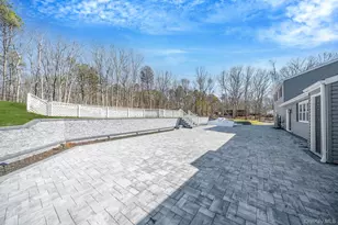 17 Fairway Dr, Manorville, NY 11949 - Photo 43