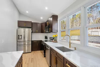 17 Fairway Drive, Manorville, NY 11949 - Photo 7