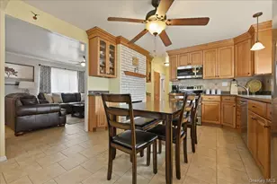 25 Gleaner Ln, Levittown, NY 11756 - Photo 13