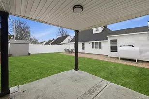 25 Gleaner Ln, Levittown, NY 11756 - Photo 29