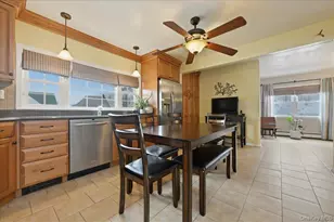 25 Gleaner Ln, Levittown, NY 11756 - Photo 11