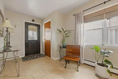 25 Gleaner Lane, Levittown, NY 11756 - Photo 3