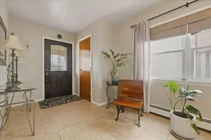 25 Gleaner Ln, Levittown, NY 11756 - Photo 3