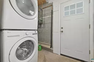 25 Gleaner Ln, Levittown, NY 11756 - Photo 27