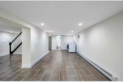 25 Virginia Avenue, Plainview, NY 11803 - Photo 25