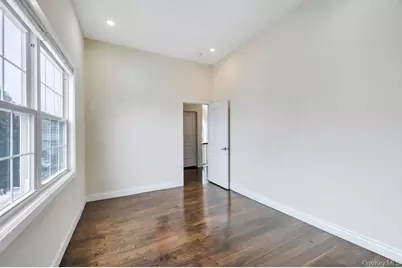 25 Virginia Avenue, Plainview, NY 11803 - Photo 23