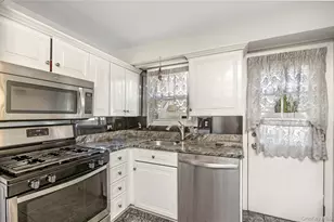 3647 Bernard Dr, Wantagh, NY 11793 - Photo 11