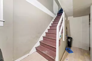 100 Carson Ave, Newburgh, NY 12550 - Photo 9