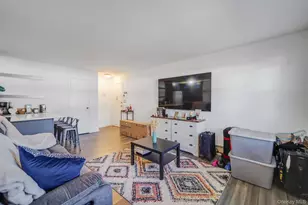 260 Waverly Ave, Patchogue, NY 11772 - Photo 15