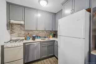 260 Waverly Ave, Patchogue, NY 11772 - Photo 9