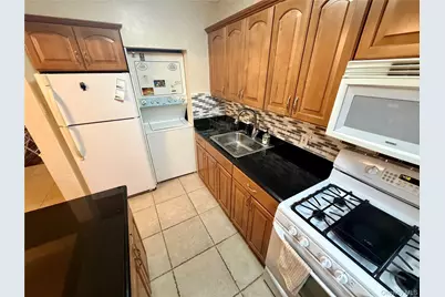 88-17 Shore Parkway #016, Howard Beach, NY 11414 - Photo 13