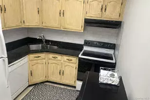 395 Woodbridge Dr, Ridge, NY 11961 - Photo 7