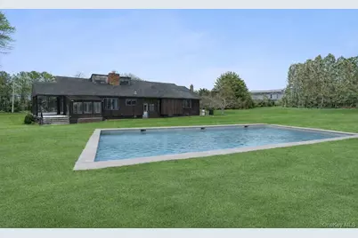 138 Longview Road, Southampton, NY 11968 - Photo 1