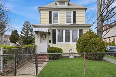 51 W Hitchcock Avenue, Floral Park, NY 11001 - Photo 1