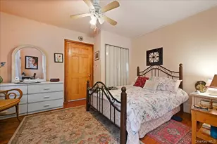 51 W Hitchcock Ave, Floral Park, NY 11001 - Photo 5