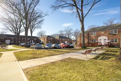 252-42 60 Avenue #595, Little Neck, NY 11362 - Photo 27