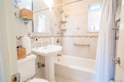 252-42 60 Avenue #595, Little Neck, NY 11362 - Photo 23