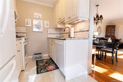 252-42 60 Avenue #595, Little Neck, NY 11362 - Photo 3