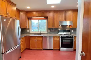 48 Old Town Ln, Huntington, NY 11743 - Photo 5