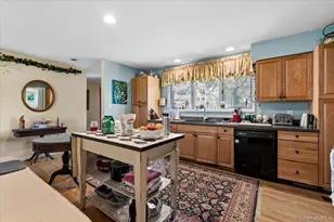 41 Lakeside Dr, Centerport, NY 11721 - Photo 3